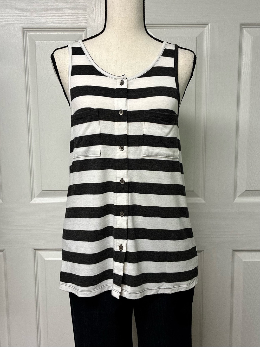 NWOT swing style 2 pocket wide striped tank Black Heather/White, Medium